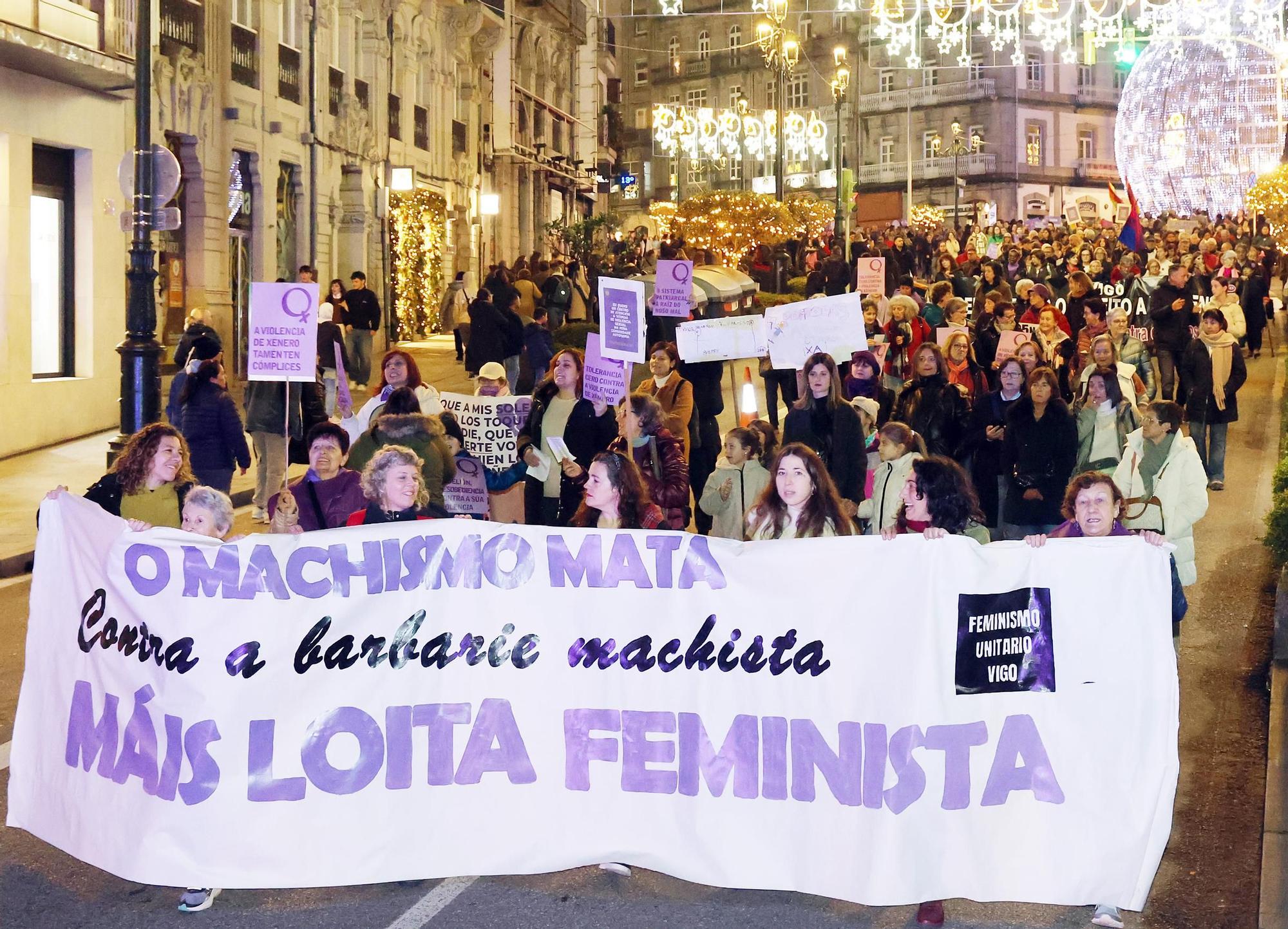Vigo se tiñe de violeta en contra de la violencia machista