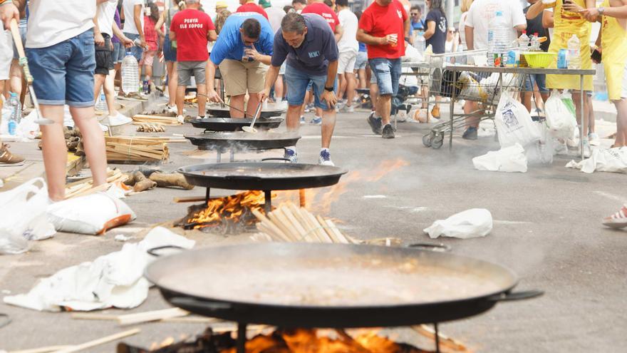 Vila-real reúne a 1.300 peñistas en su concurso de paellas con ‘tardeos’