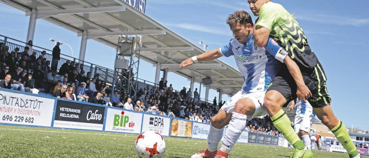 El balearico Kike López, en el partido del pasado domingo en Son Malferit ante el Hércules.