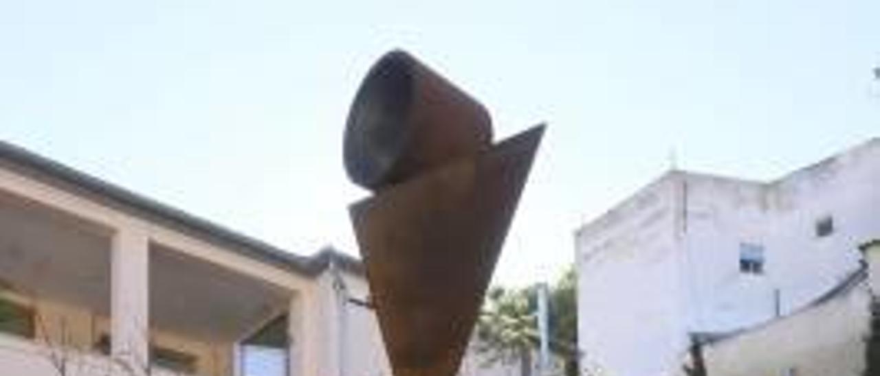 Homenaje La EPA de Xàtiva dedica una escultura al conseller Bosch i Morata