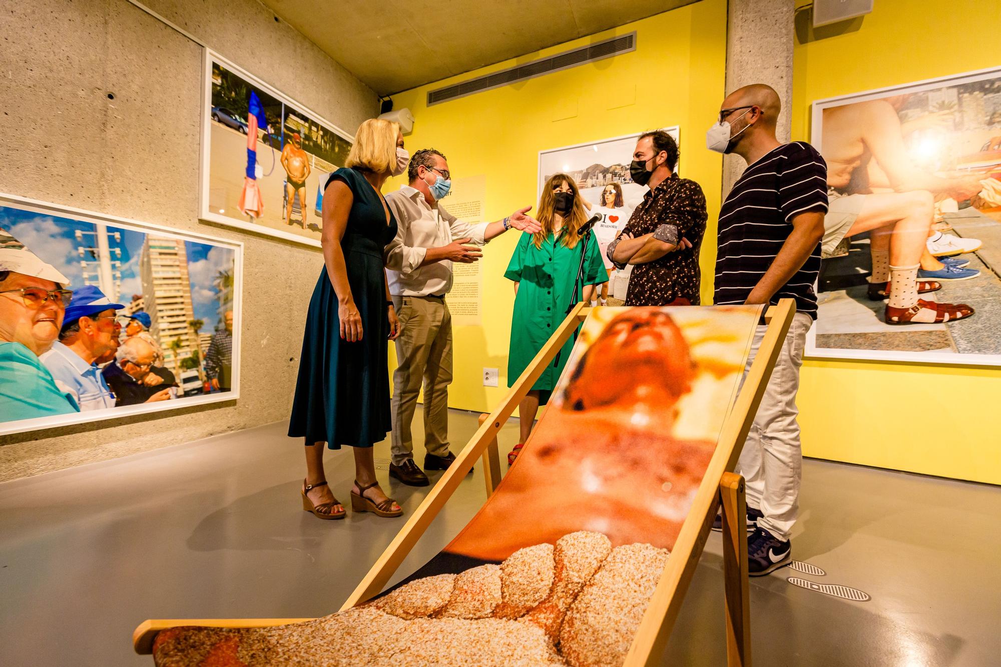 Inauguración de la exposición de Cristina de Middel, Martin Par y María Moldes en Benidorm