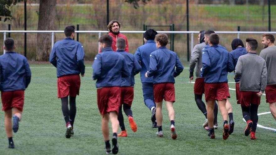 Entrenamiento ligero del Pontevedra en A Xunqueira. // Gustavo Santos