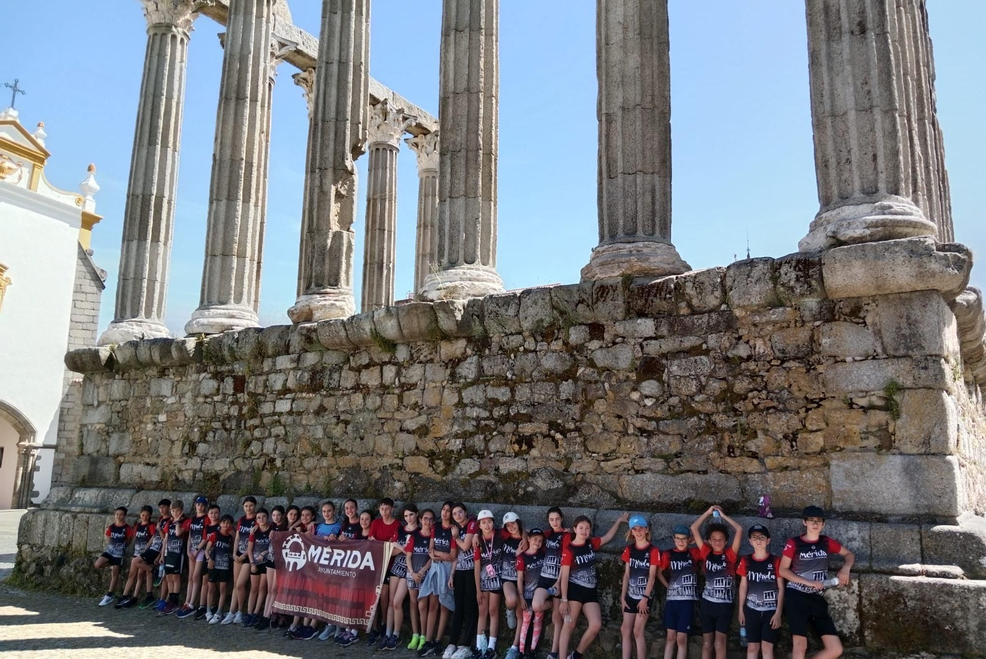 Los alumnos de Mérida y Évora, unidos por el deporte