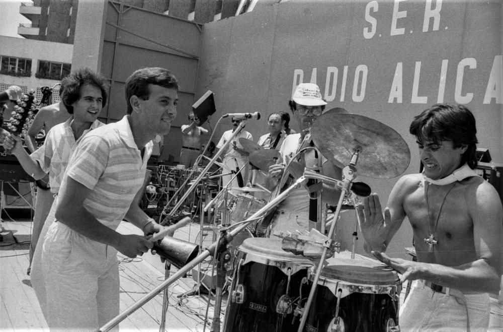 Concierto multitudinario de Mediterráneo en El Postiguet en 1981