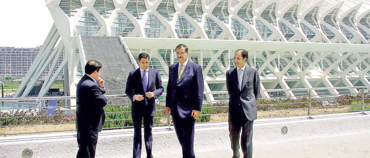 José Luis Olivas, Zaplana, Vicente Fox y Francisco Camps en la visita a València en 2002.