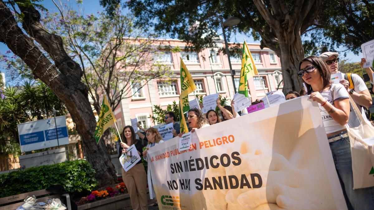 Huelga de médicos en Santa Cruz de Tenerife por el Estatuto Marco