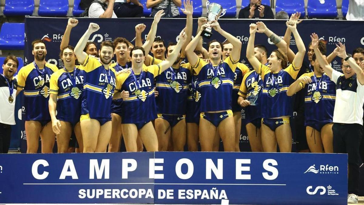 El Atlètic Barceloneta gana la Supercopa al CN Sabadell y completa por primera vez el pleno de títulos en un año natural
