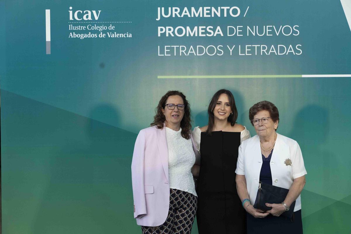 Juramento de nuevos letrados y letradas Juramento de nuevos letrados y letradas