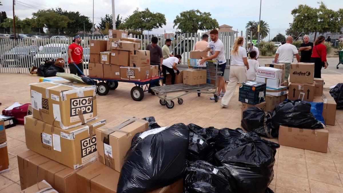 Cientos de voluntarios y empresas han colaborado en la ayuda