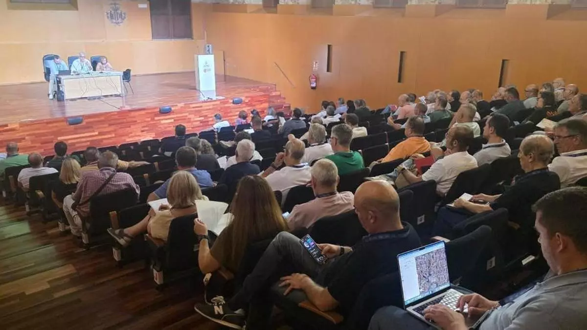 El Congreso Fallero rechaza cambiar la elección de fallera mayor y la corte mixta infantil