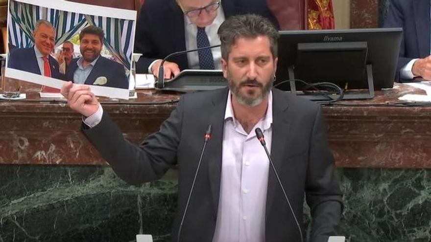Egío acusa a López Miras de "marcarse un Mazón" durante la alerta naranja del sábado