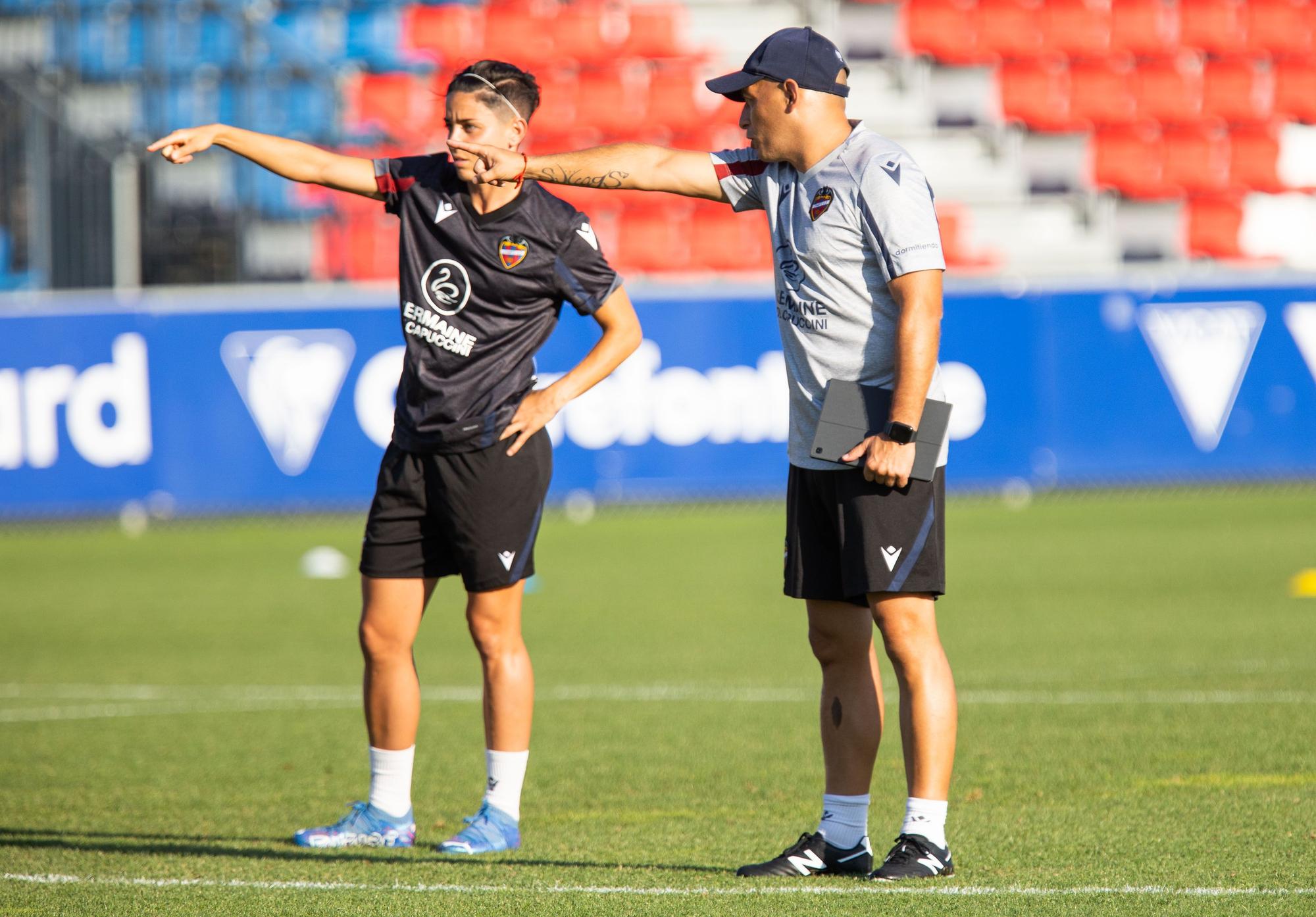 Último entrenamiento del Levante Femenino antes de medirse al Lyon en Champions