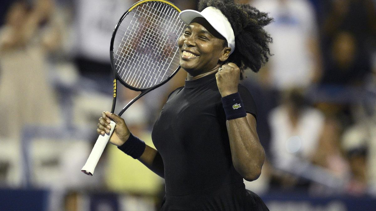 Venus Williams celebra su victoria ante Peyton Stearns, en el Citi DC Open, en Washington.