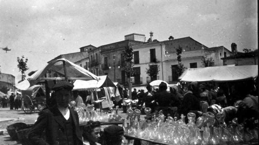 Mercat a la Plaça Farners (principis del segle XX)