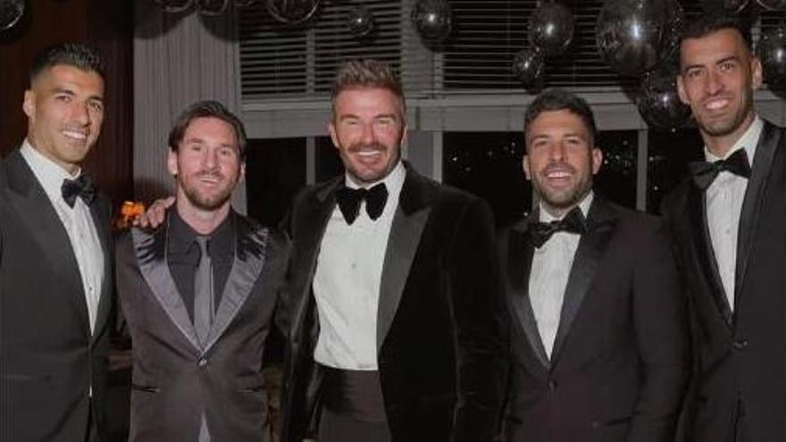 Luis Suárez, Leo Messi, Jordi Alba y Sergio Busquets, en la fiesta del 50 cumpleaños de David Beckham.