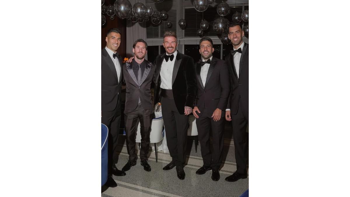 Luis Suárez, Leo Messi, Jordi Alba y Sergio Busquets, en la fiesta del 50 cumpleaños de David Beckham.