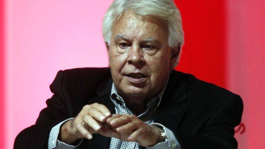 Felipe González carga contra Podemos