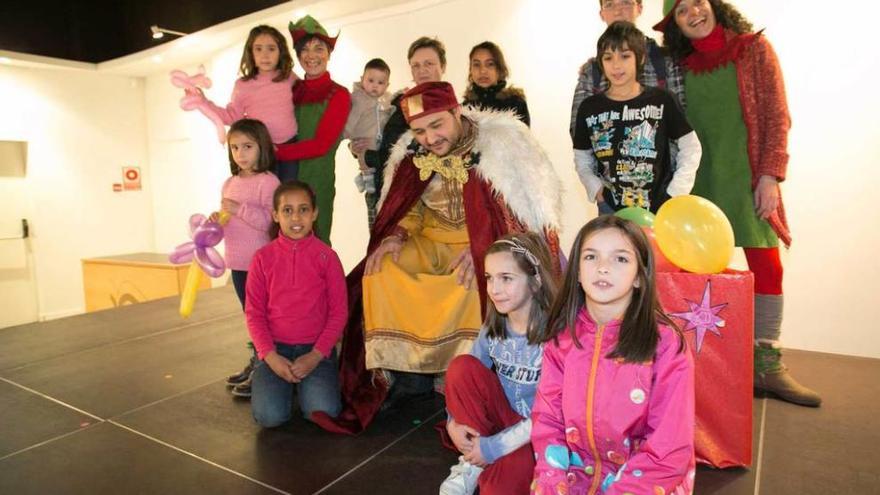 El belén que se exhibe en la iglesia de Versalles.