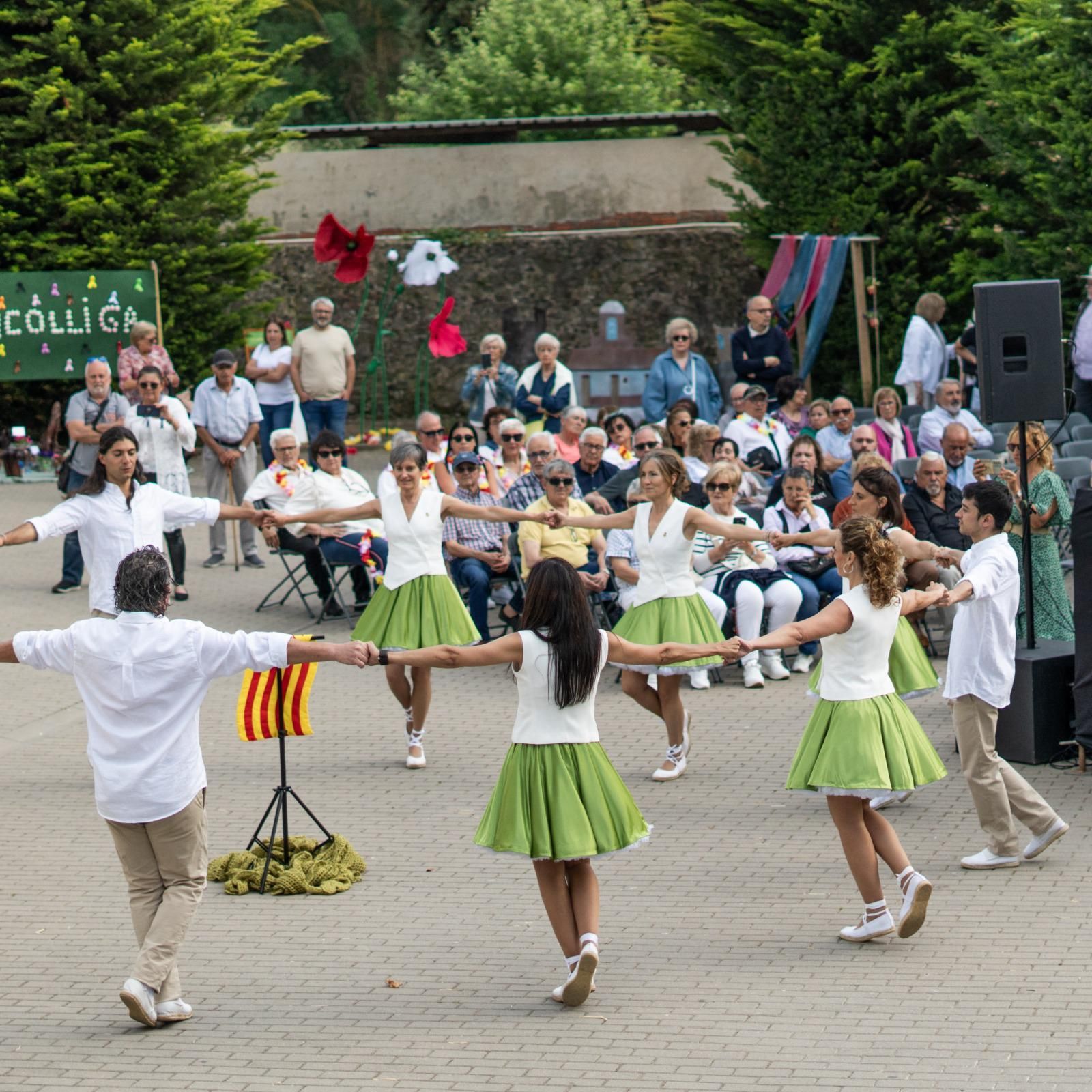 Vidreres celebra la 12a edició de la Festa de les Flors i la Fira dels Tractoristes