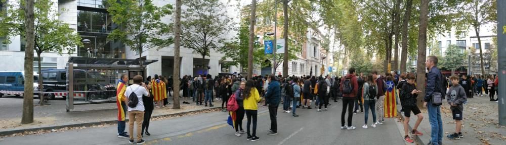 Protesta dels CDR a Girona en el marc de la vaga general