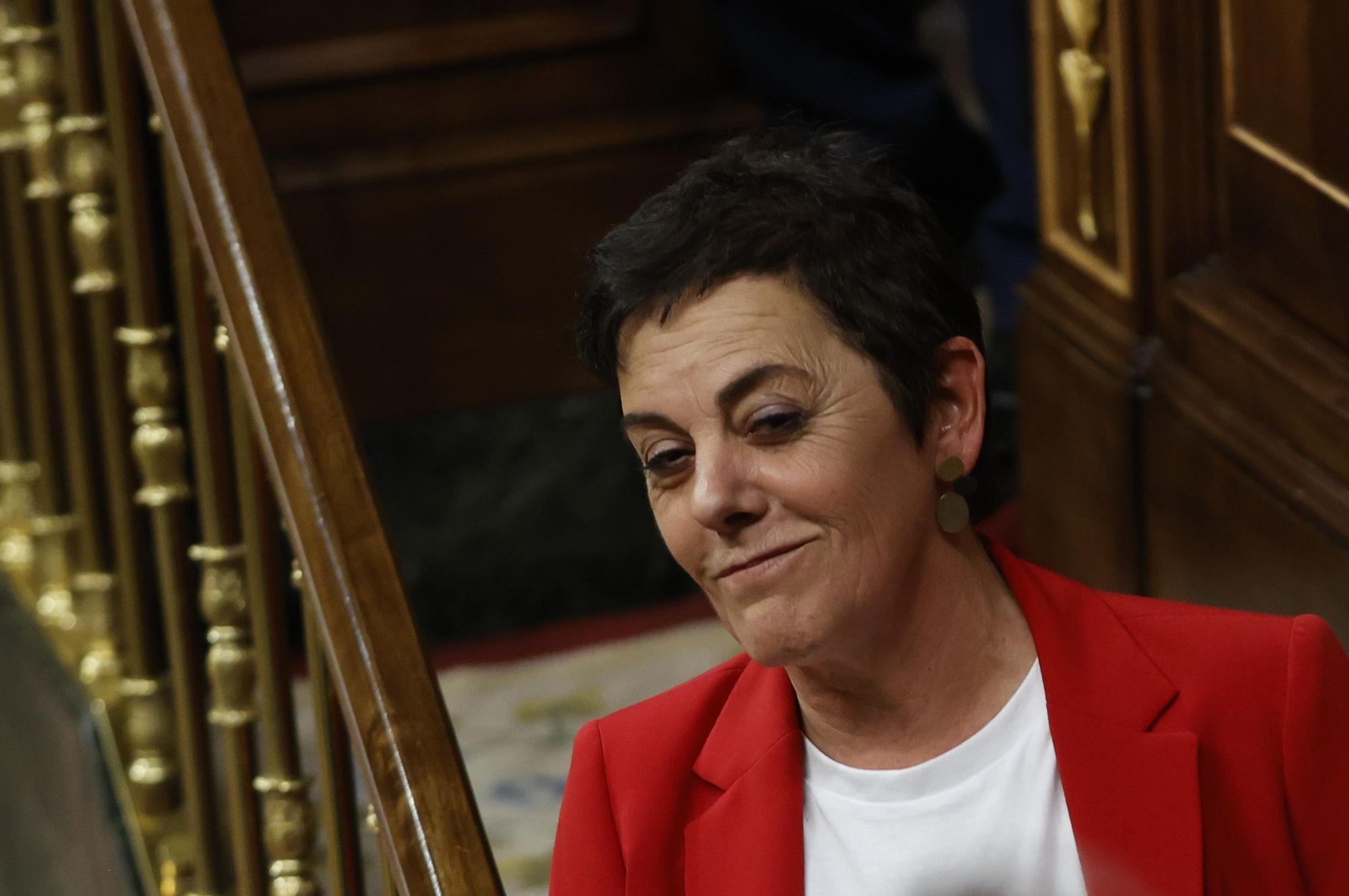 La portavoz parlamentaria de EH Bildu, Mertxe Aizpurua, a su salida del pleno celebrado este jueves en el Congreso.