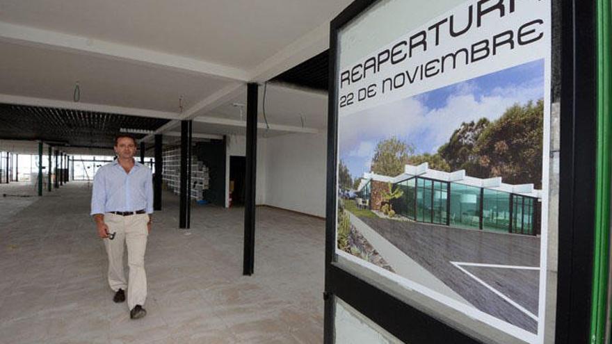 Vista exterior en obras del Mesón de Arucas donde irá ubicada la zona chill out, con uno de los miradores al fondo.