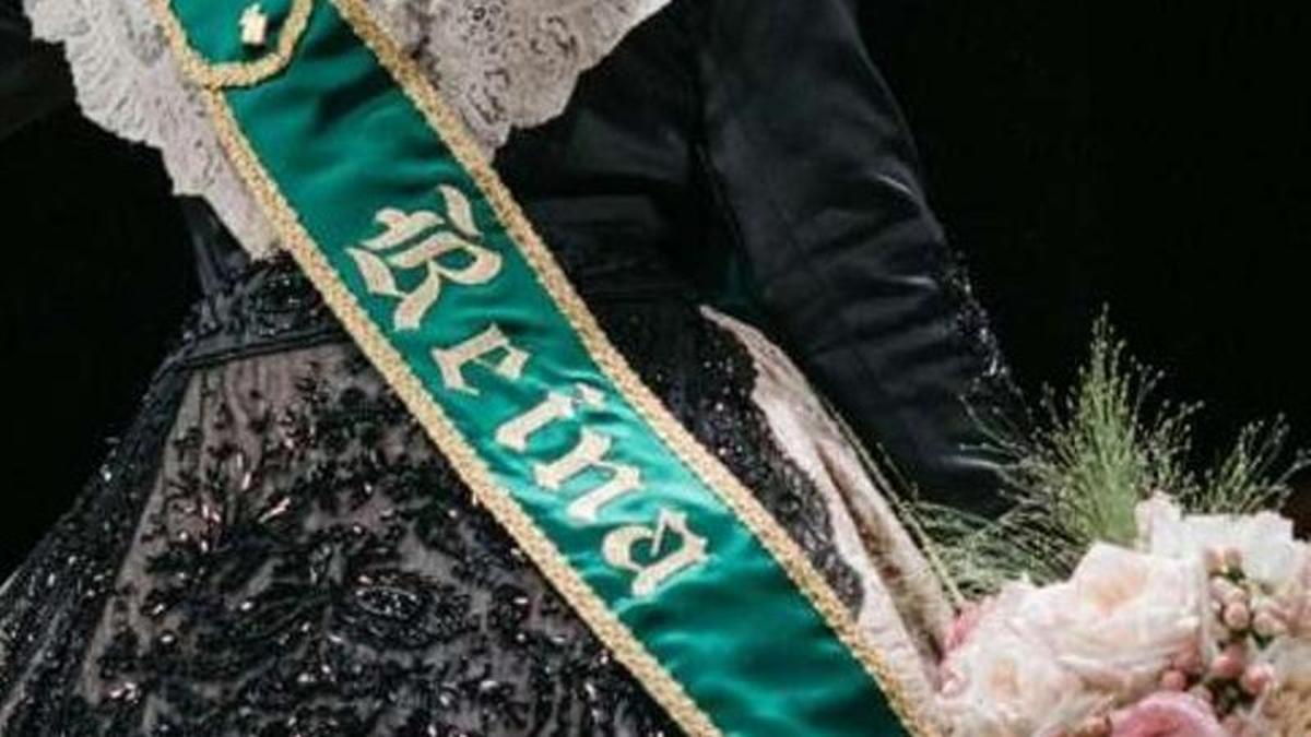La banda verde de la reina de las fiestas de Castelló.