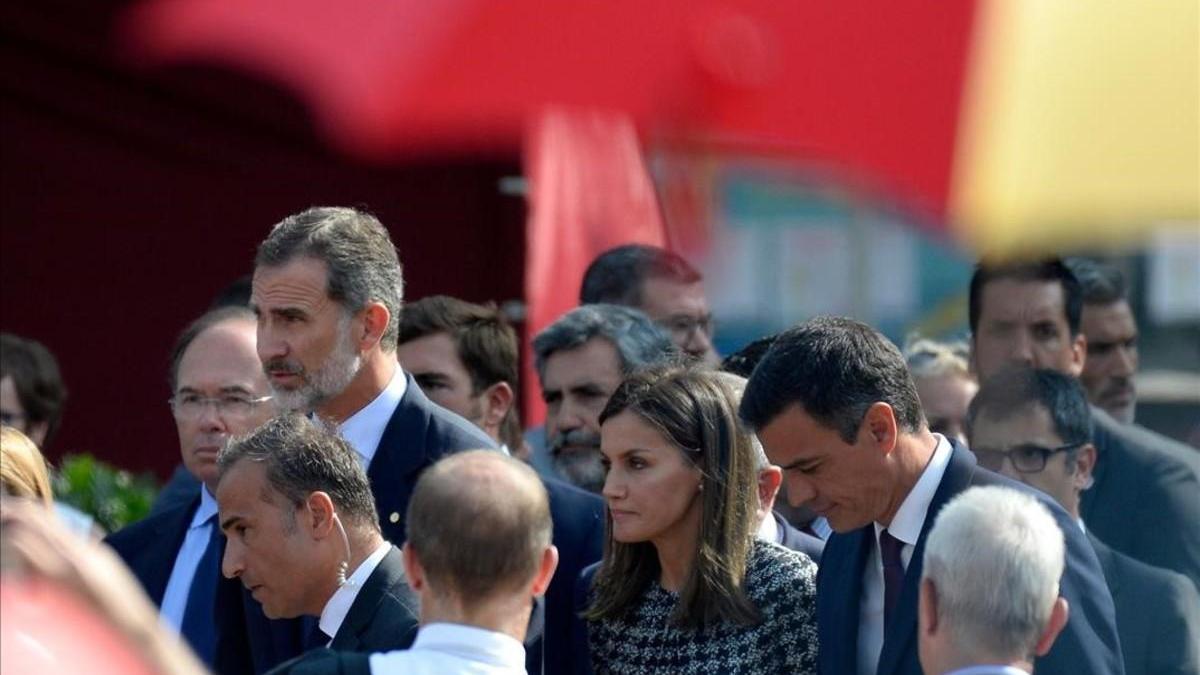 Música, poesia y silencio en el homenaje oficial