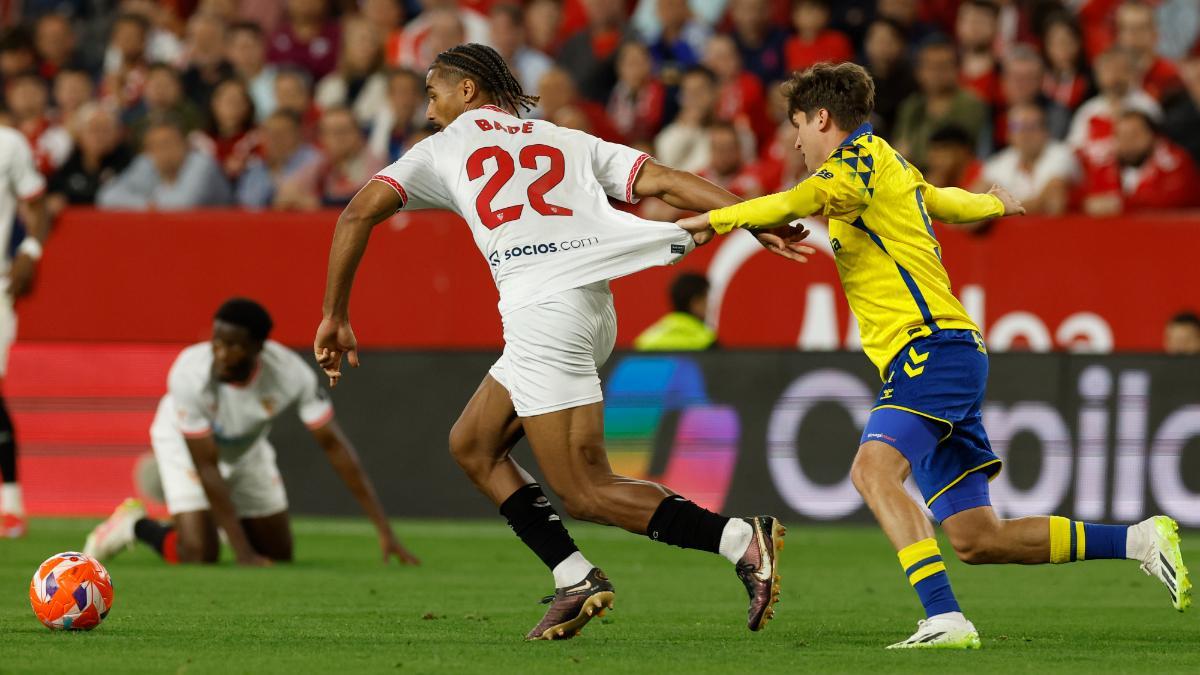 Loic Bade, en el duelo contra Las Palmas