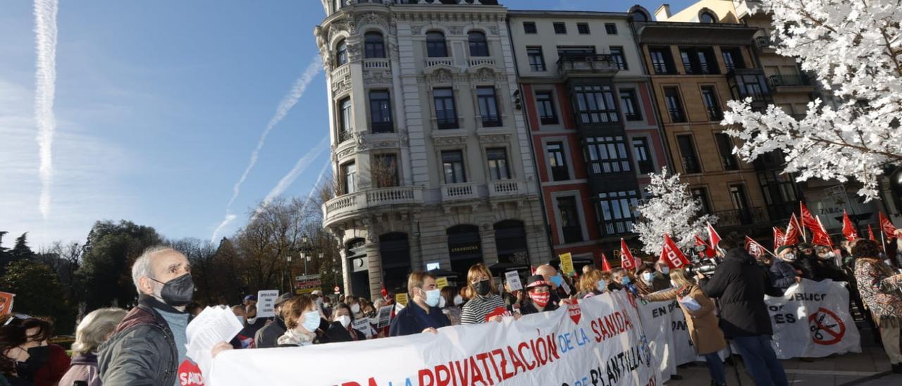 Asturias sale a la calle en Oviedo por una "atención primaria digna"