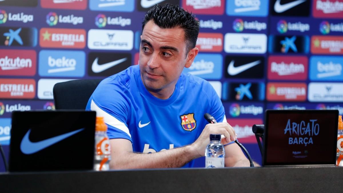 Xavi: "Amo este club y no pararé de trabajar"