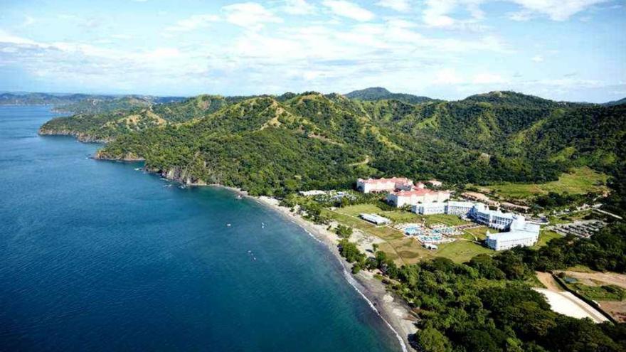 La cadena RIU cuenta con dos hoteles en Playa Matapalo, en Guanacaste, Costa Rica.