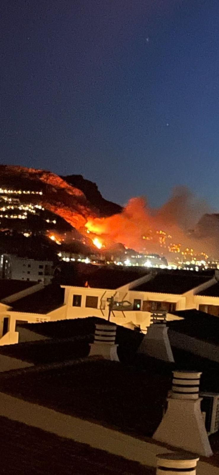 Estas son las imágenes del incendio de Altea Hills y el Mascarat