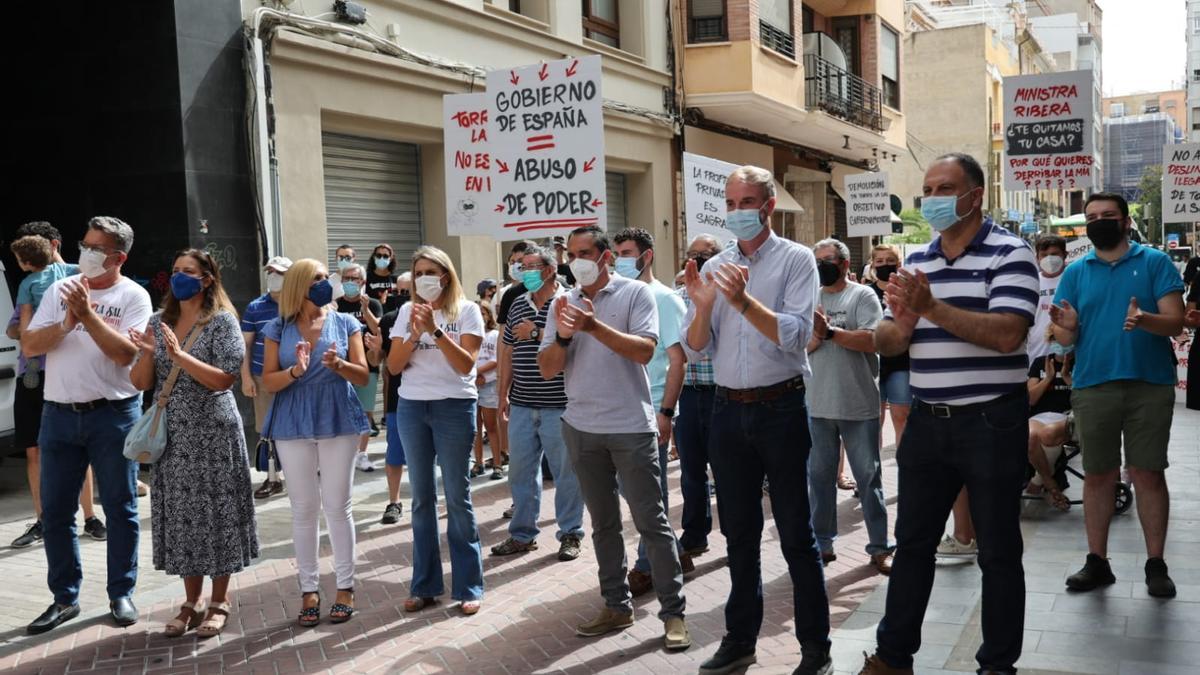 Los vecinos de Torre la Sal se manifiestan en Castelló para salvar sus viviendas