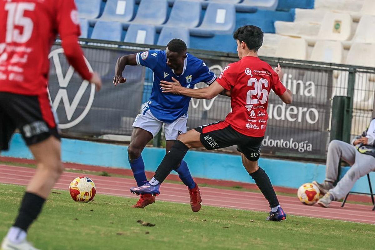 Lance del encuentro entre la UD Melilla y el Salerm Puente Genil.