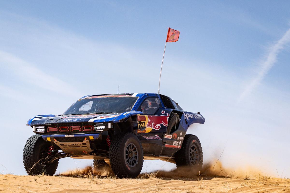 Nani Roma y Alex Haro, durante la sexta etapa del Rally Dakar 2026