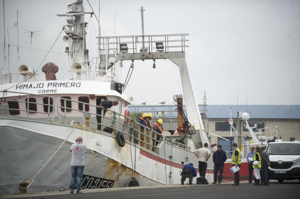 El cuerpo de la víctima fue trasladado al puerto de A Coruña.