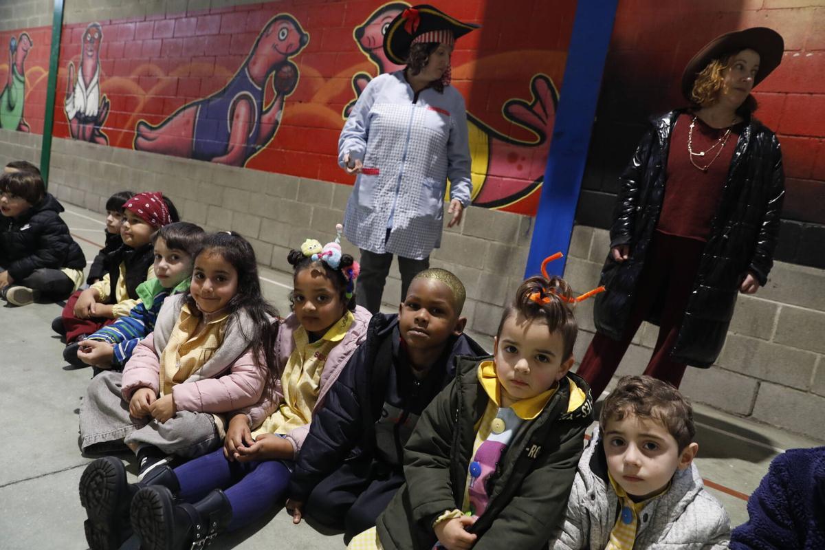 Alumnado del colegio de La Luz en la folixada de los mazcaritos.