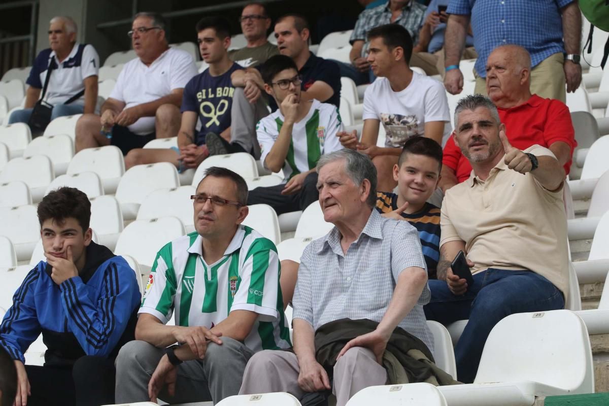 Los aficionados del Córdoba CF en el Arcángel