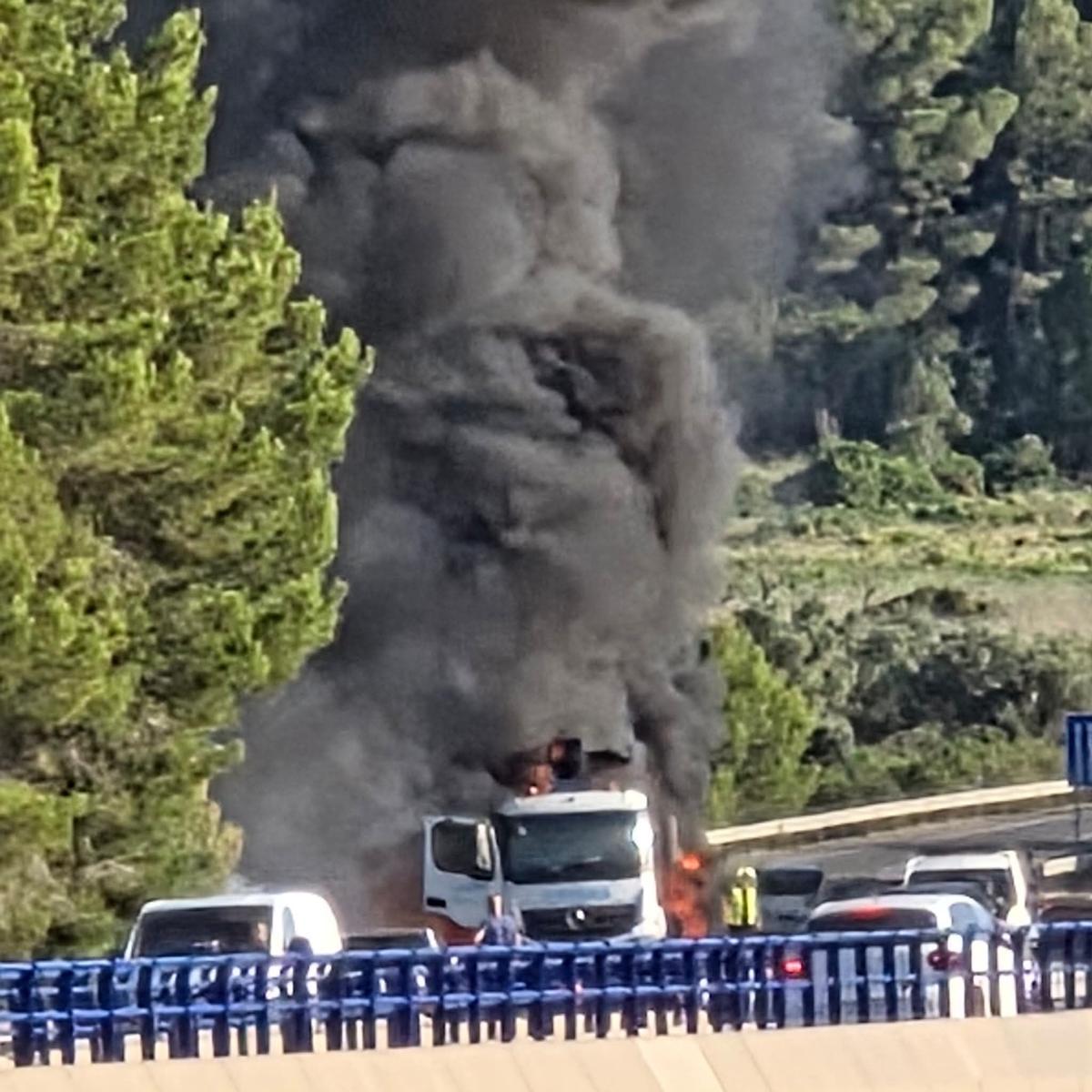 La gran humareda que provocó el fuego