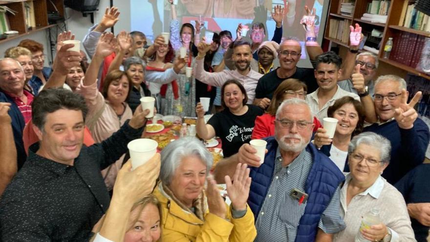 La fiesta en la sede del PSOE nigranés. | // CEDIDA