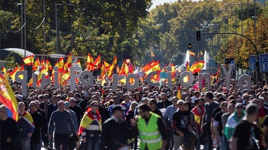 Miles de agentes marchan para que se equiparen sus salarios