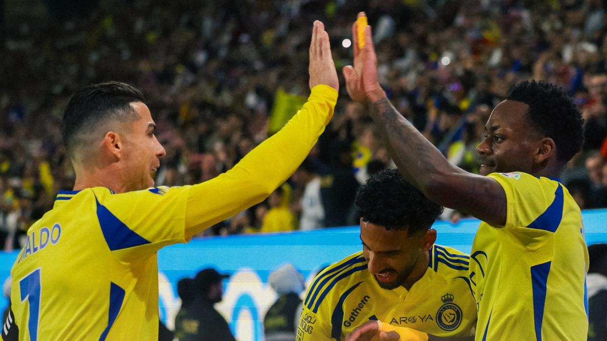 Jhon Durán y Cristiano Ronaldo, en el Al Nassr