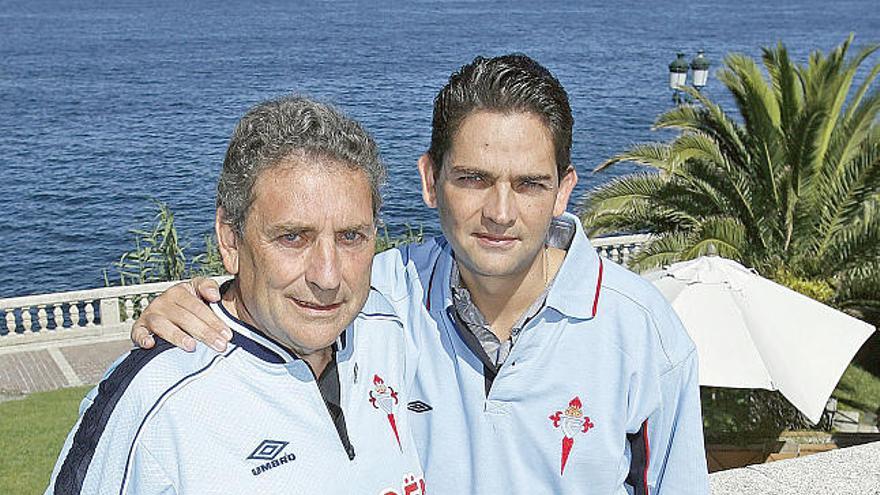 Carlos Mouriño y su hijo posan para FARO en una entrevista en el verano de 2007