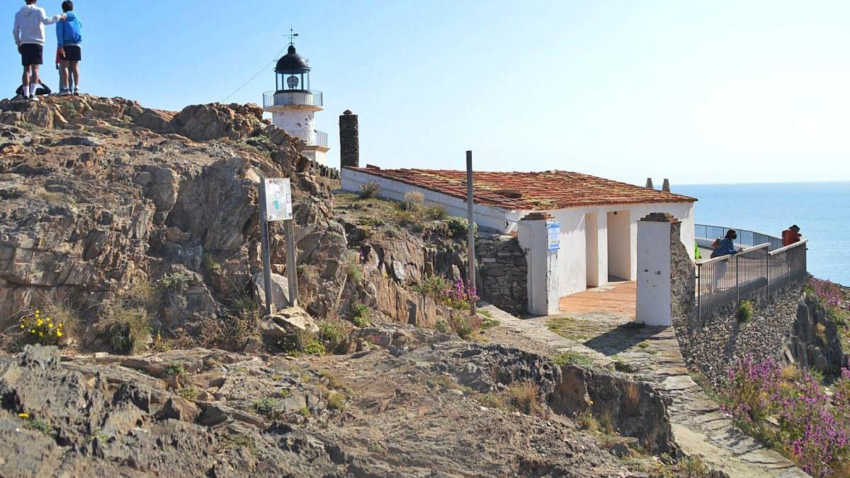 El far de Cap de Creus, lloc de pelegrinatge constant de visitants