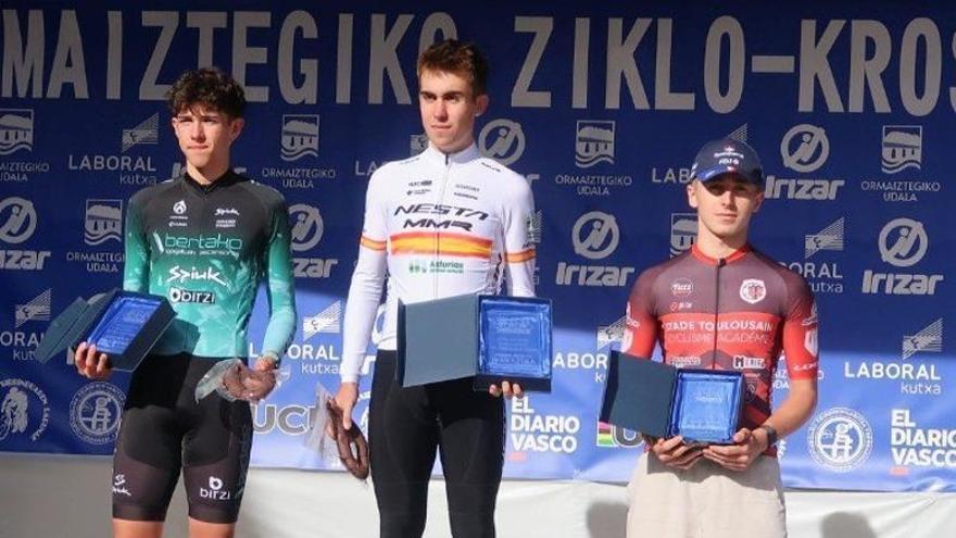 Benjamín Noval empieza a lo grande su temporada de ciclocross: se impone en el Internacional de Ormaiztegi