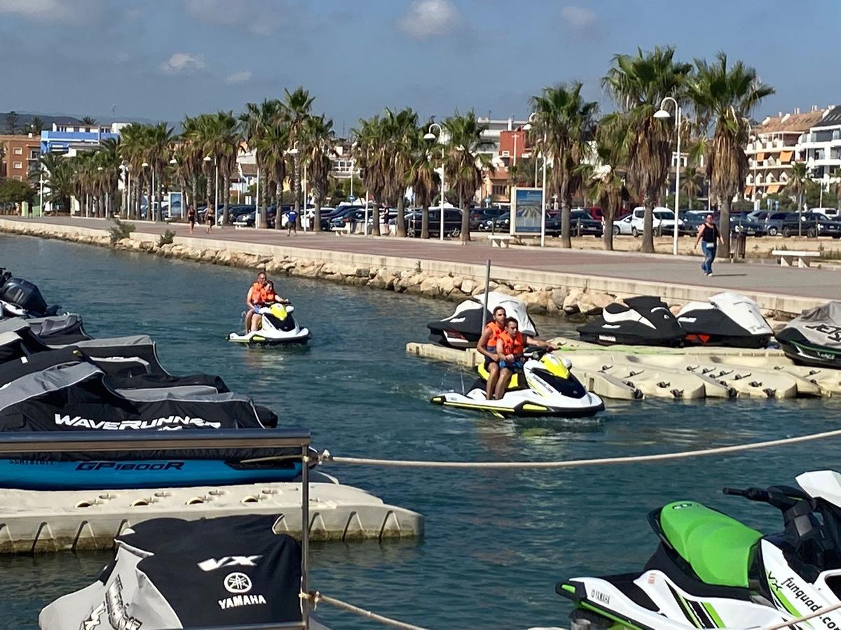 Marina El Portet WaterSport Center es un centro náutico multiactividad de enseñanza y práctica de deportes acuáticos.