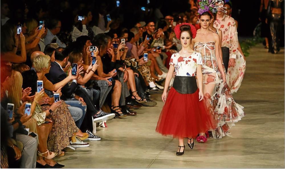La primera modelo síndrome de Down desfila en la Alicante Fashion Week
