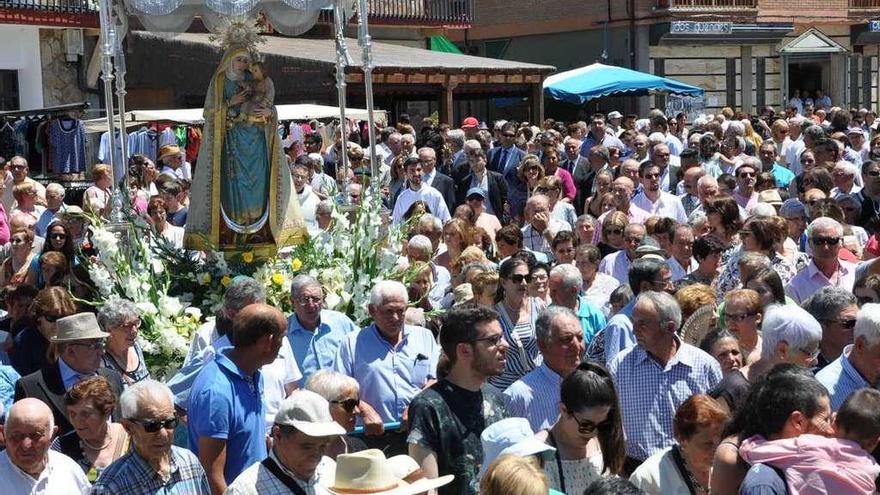 La Virgen de la Salud, entre la plaza de Tomás Carrión y la calle San Andrés, donde se baraja trasladar la misa.