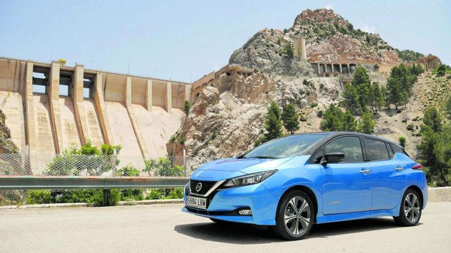 CARRETERES SECUNDÀRIES. En el nostre viatge vam abandonar l’A-3 per recórrer l’antiga NIII i gaudir així de tot allò que normalment passem a tota velocitat. Neomotor